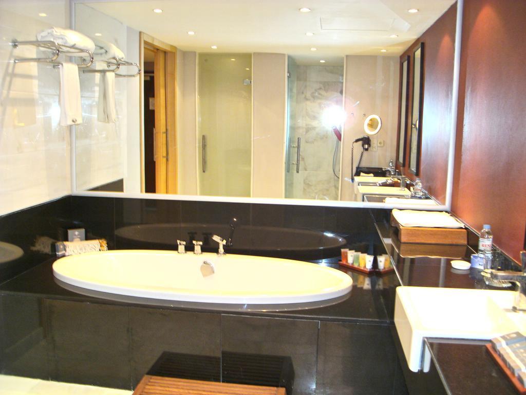Hotel Grand Swiss アルビール 部屋 写真